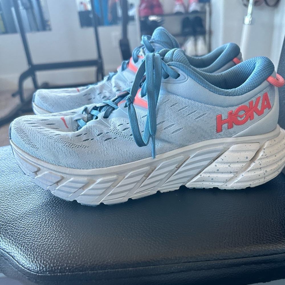 Gently used HOKA women’s gaviota 4